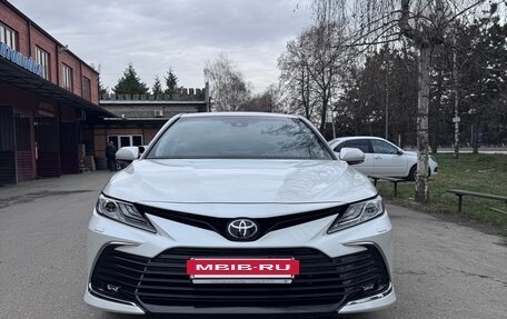 Toyota Camry, 2021 год, 3 550 000 рублей, 4 фотография