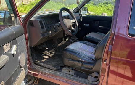 Nissan Terrano II рестайлинг, 1991 год, 210 000 рублей, 6 фотография
