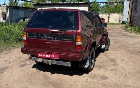 Nissan Terrano II рестайлинг, 1991 год, 210 000 рублей, 4 фотография