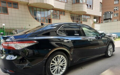 Toyota Camry, 2018 год, 2 300 000 рублей, 15 фотография