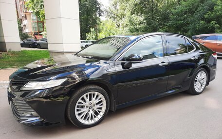 Toyota Camry, 2018 год, 2 300 000 рублей, 9 фотография