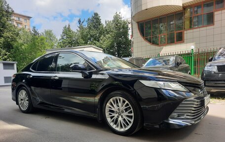 Toyota Camry, 2018 год, 2 300 000 рублей, 17 фотография