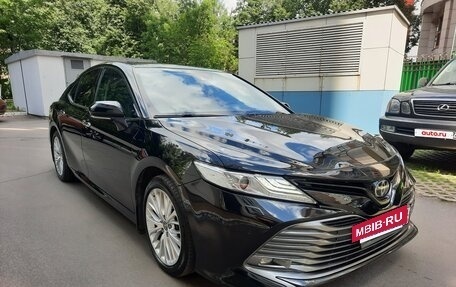 Toyota Camry, 2018 год, 2 300 000 рублей, 8 фотография