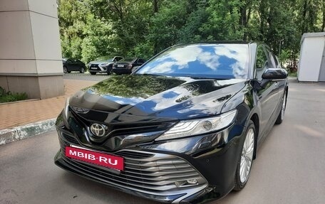 Toyota Camry, 2018 год, 2 300 000 рублей, 10 фотография