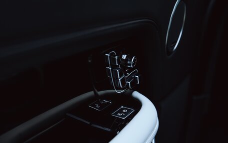 Land Rover Range Rover IV рестайлинг, 2019 год, 10 450 000 рублей, 13 фотография