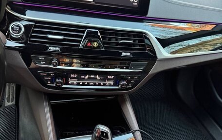 BMW 5 серия, 2020 год, 5 750 000 рублей, 23 фотография