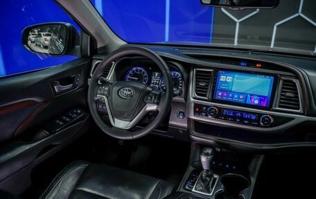 Toyota Highlander III, 2014 год, 2 650 000 рублей, 25 фотография