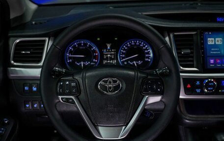 Toyota Highlander III, 2014 год, 2 650 000 рублей, 26 фотография