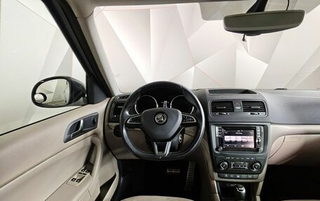 Skoda Yeti I рестайлинг, 2017 год, 1 555 000 рублей, 20 фотография