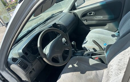 Mitsubishi Mirage VI рестайлинг, 2000 год, 190 000 рублей, 1 фотография