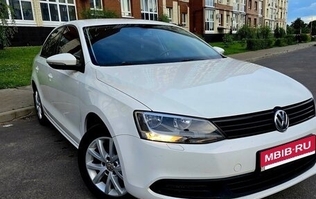 Volkswagen Jetta VI, 2012 год, 1 300 000 рублей, 3 фотография