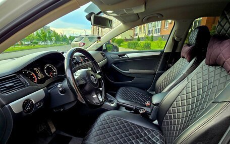 Volkswagen Jetta VI, 2012 год, 1 300 000 рублей, 32 фотография