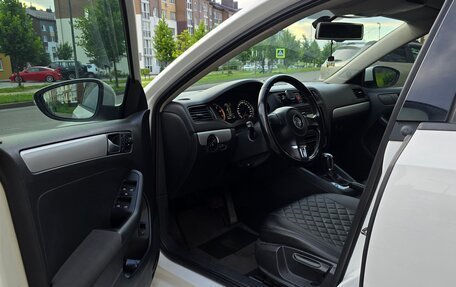 Volkswagen Jetta VI, 2012 год, 1 300 000 рублей, 39 фотография