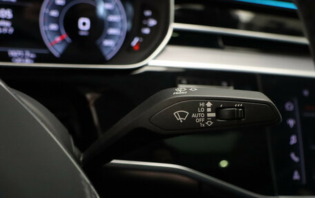 Audi A8, 2021 год, 9 790 000 рублей, 15 фотография