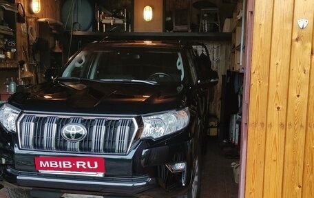 Toyota Land Cruiser Prado 150 рестайлинг 2, 2022 год, 7 150 000 рублей, 13 фотография