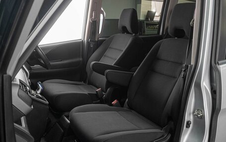 Nissan Serena IV, 2018 год, 2 399 000 рублей, 8 фотография