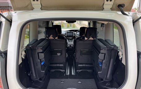Nissan Serena IV, 2018 год, 1 700 000 рублей, 30 фотография
