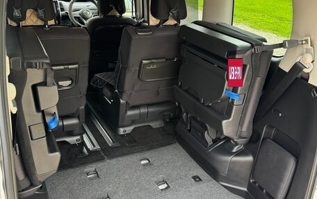 Nissan Serena IV, 2018 год, 1 700 000 рублей, 28 фотография