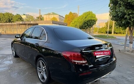 Mercedes-Benz E-Класс, 2019 год, 3 380 000 рублей, 15 фотография