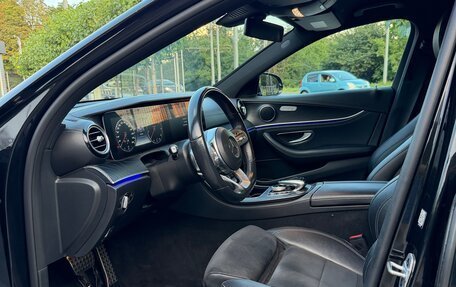 Mercedes-Benz E-Класс, 2019 год, 3 380 000 рублей, 32 фотография
