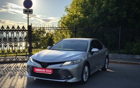 Toyota Camry, 2020 год, 3 450 000 рублей, 2 фотография