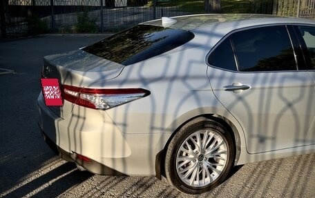 Toyota Camry, 2020 год, 3 450 000 рублей, 7 фотография