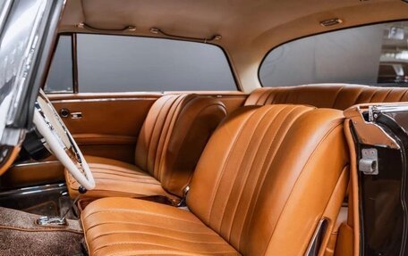 Mercedes-Benz SL-Класс, 1967 год, 15 000 000 рублей, 15 фотография