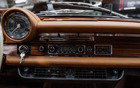 Mercedes-Benz SL-Класс, 1967 год, 15 000 000 рублей, 24 фотография