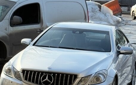 Mercedes-Benz E-Класс, 2009 год, 1 230 000 рублей, 1 фотография