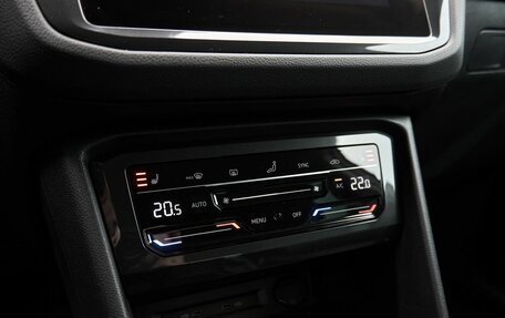 Volkswagen Tiguan II, 2021 год, 2 987 000 рублей, 10 фотография