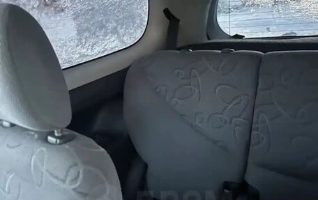 Toyota Vitz, 2000 год, 290 000 рублей, 3 фотография