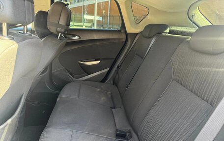 Opel Astra J, 2011 год, 700 000 рублей, 13 фотография