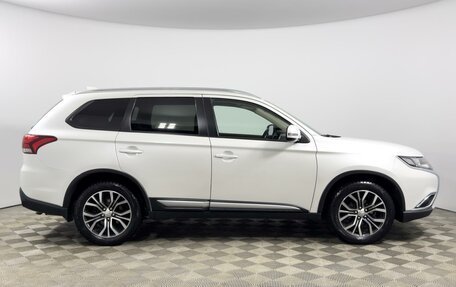 Mitsubishi Outlander III рестайлинг 3, 2017 год, 1 929 900 рублей, 5 фотография