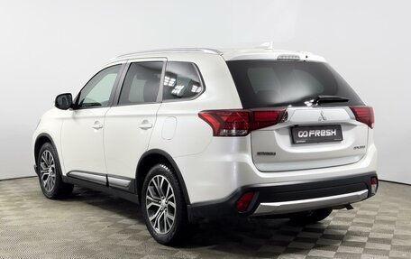 Mitsubishi Outlander III рестайлинг 3, 2017 год, 1 929 900 рублей, 2 фотография