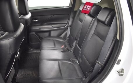 Mitsubishi Outlander III рестайлинг 3, 2017 год, 1 929 900 рублей, 9 фотография
