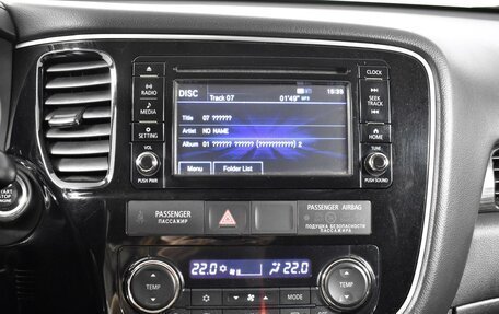 Mitsubishi Outlander III рестайлинг 3, 2017 год, 1 929 900 рублей, 19 фотография