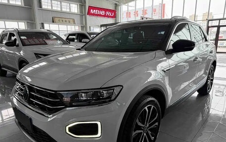 Volkswagen T-Roc I, 2022 год, 1 277 006 рублей, 1 фотография