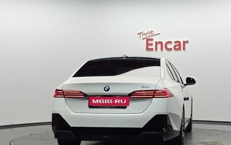 BMW 5 серия, 2023 год, 5 425 000 рублей, 3 фотография