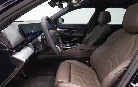 BMW 5 серия, 2023 год, 5 274 000 рублей, 10 фотография