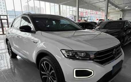 Volkswagen T-Roc I, 2022 год, 1 277 006 рублей, 3 фотография