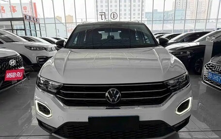 Volkswagen T-Roc I, 2022 год, 1 277 006 рублей, 2 фотография