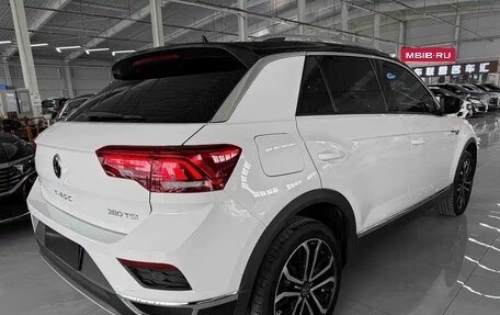 Volkswagen T-Roc I, 2022 год, 1 277 006 рублей, 6 фотография