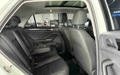 Volkswagen T-Roc I, 2022 год, 1 277 006 рублей, 19 фотография
