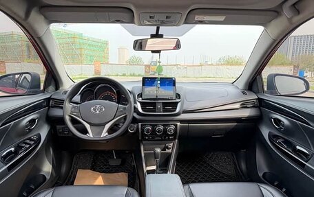 Toyota Yaris XP150 рестайлинг, 2022 год, 1 115 000 рублей, 12 фотография