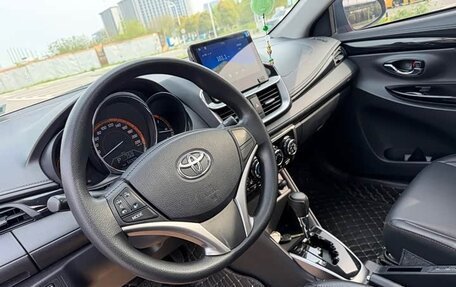 Toyota Yaris XP150 рестайлинг, 2022 год, 1 115 000 рублей, 13 фотография