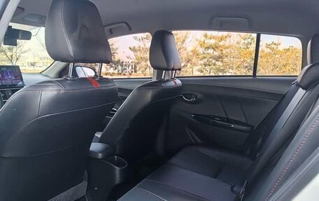 Toyota Yaris XP150 рестайлинг, 2021 год, 1 100 000 рублей, 5 фотография