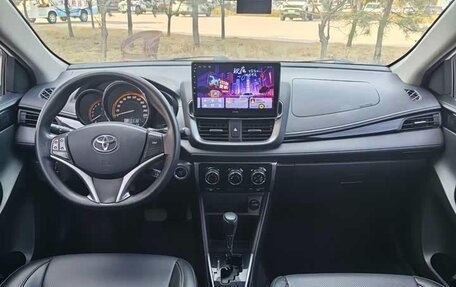 Toyota Yaris XP150 рестайлинг, 2021 год, 1 100 000 рублей, 7 фотография