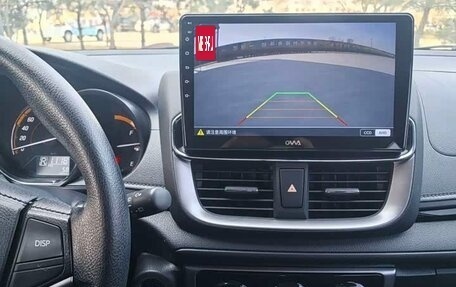 Toyota Yaris XP150 рестайлинг, 2021 год, 1 100 000 рублей, 9 фотография