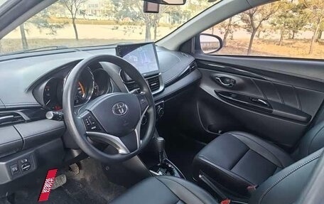 Toyota Yaris XP150 рестайлинг, 2021 год, 1 100 000 рублей, 6 фотография