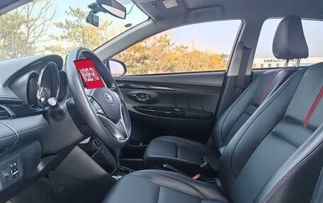 Toyota Yaris XP150 рестайлинг, 2021 год, 1 100 000 рублей, 4 фотография